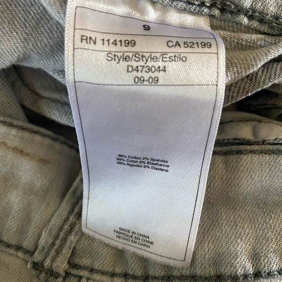 Roxy Jeans - Picture 4 of 6